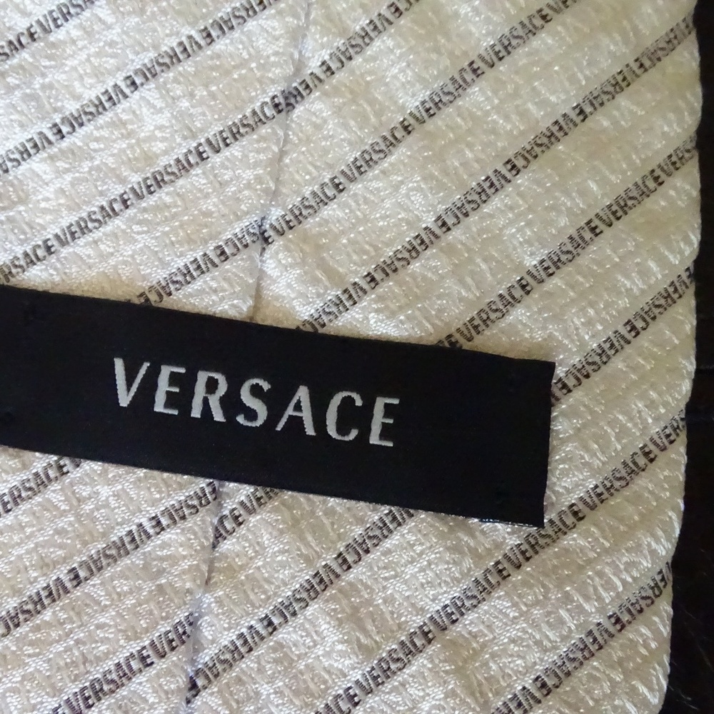VERSACE TIE - Picture 2 of 2
